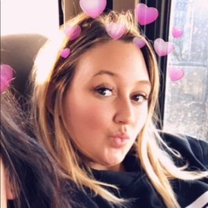 Meet your Posher, Hannah